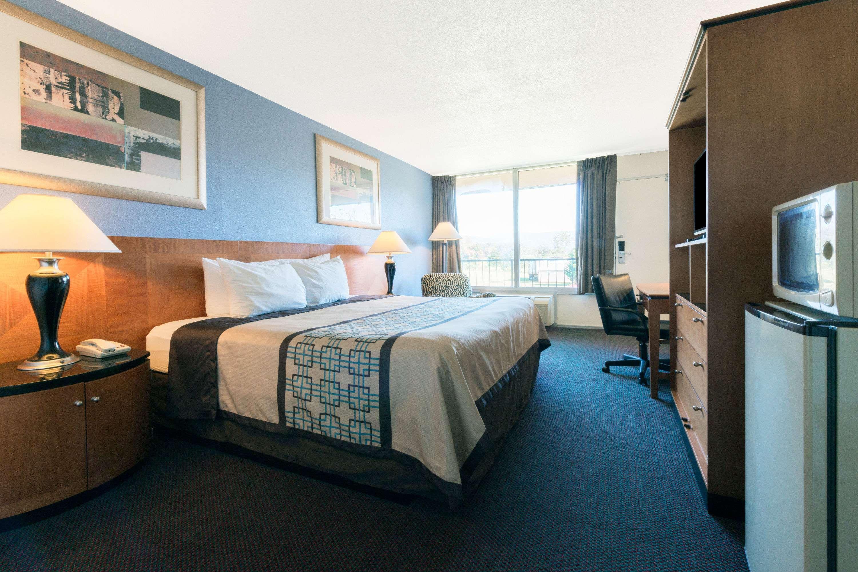 Days Inn By Wyndham Luray Shenandoah Exteriör bild