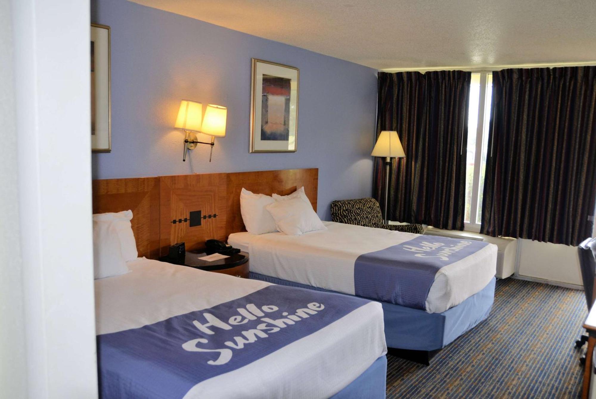 Days Inn By Wyndham Luray Shenandoah Exteriör bild