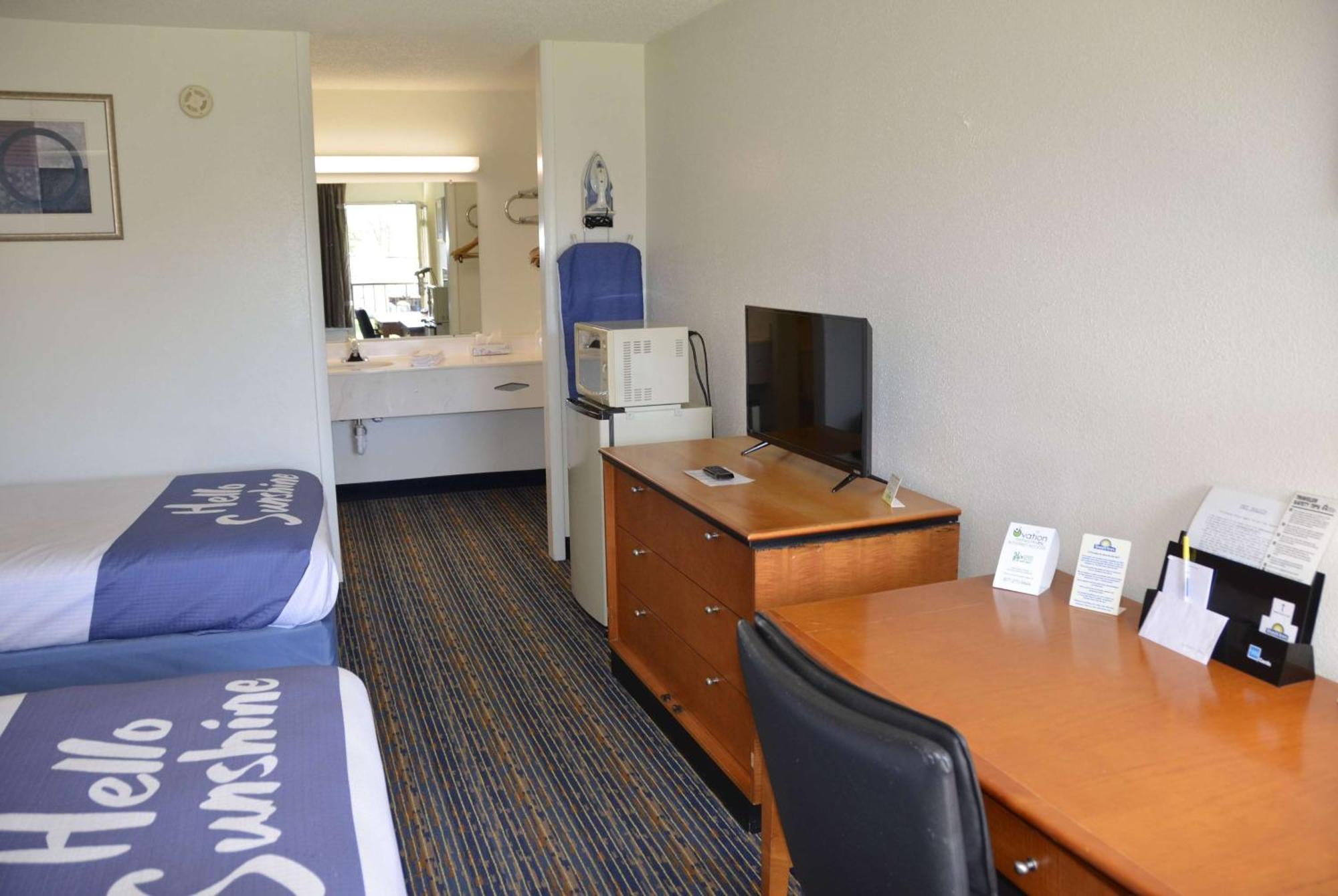 Days Inn By Wyndham Luray Shenandoah Exteriör bild