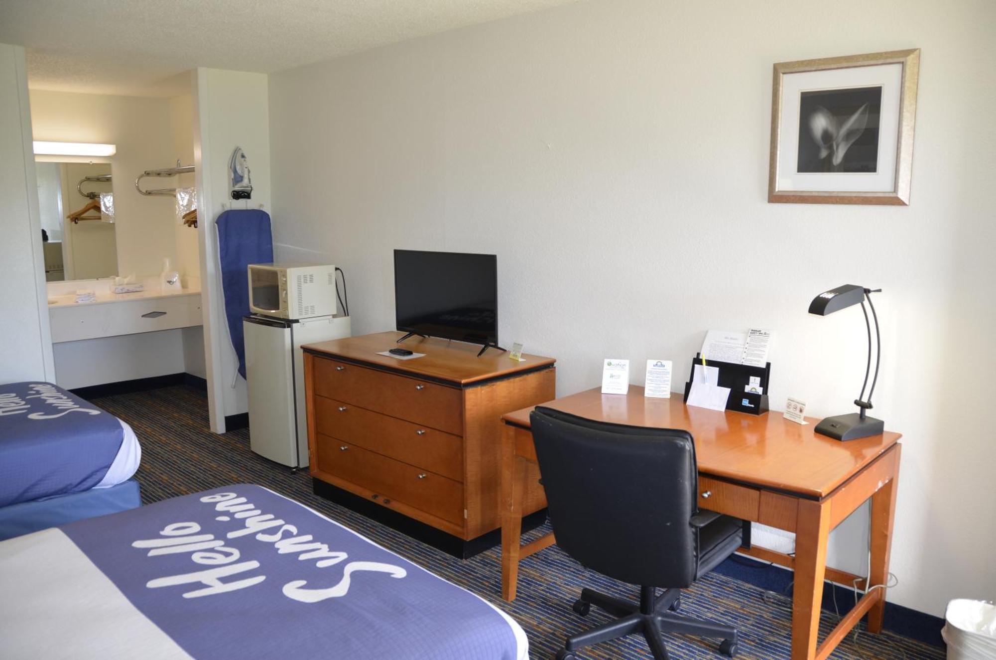 Days Inn By Wyndham Luray Shenandoah Exteriör bild